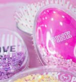 Detangling hair brush with glitter pink - Image 5